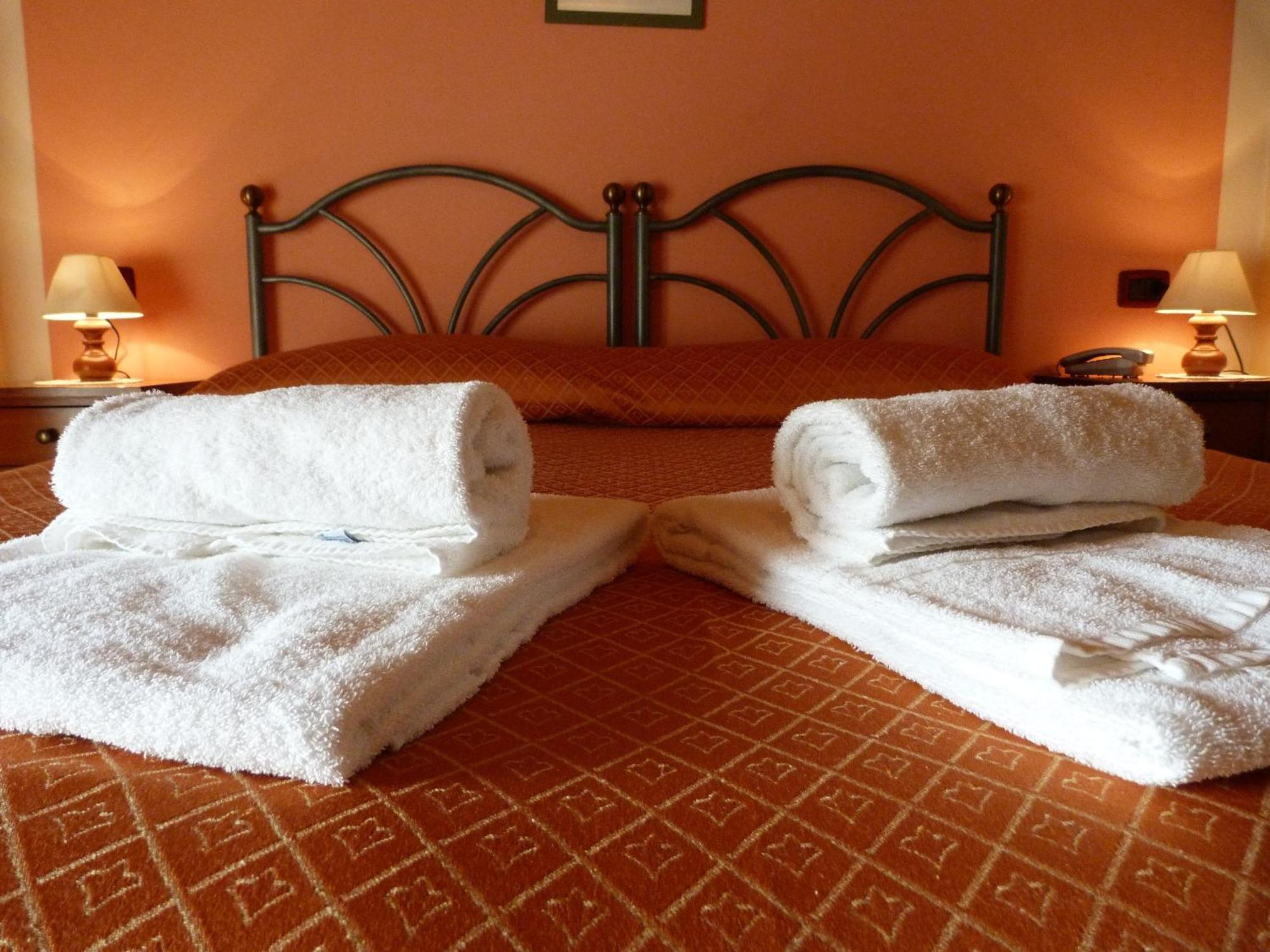 Agriturismo Ai Due Volti Dossobuono Room photo